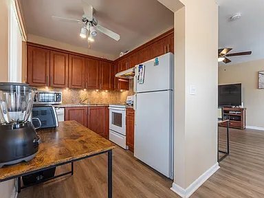 2920 Cynthia Ln Unit 202