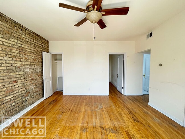 3044 W Wellington Ave Unit 1