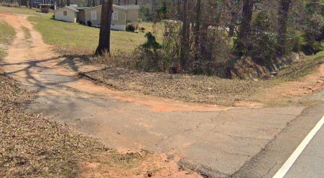 Houston Lake Road access - 101 Brantley Rd