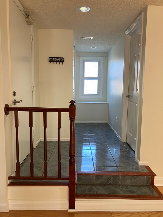 Photo - 247 Coventry Cir