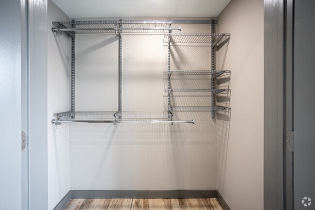 2BR, 2.5BA - 1,300SF - Primary Closet