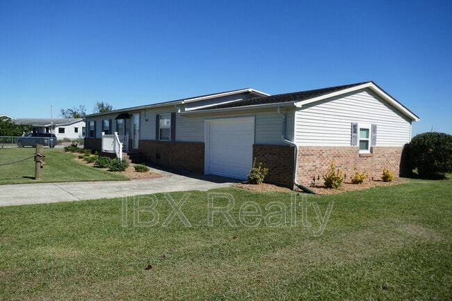 Photo - 144 Edgewater Dr