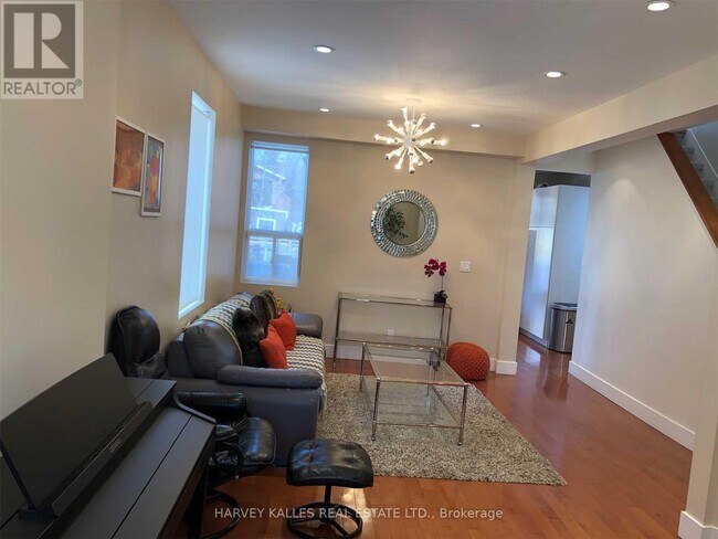 Photo - 148 Roslin Ave