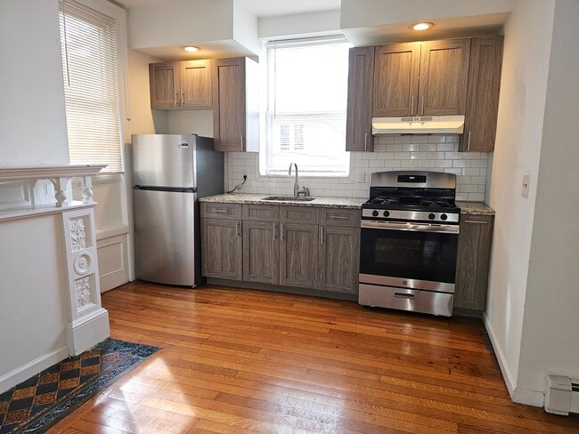 Kitchen - 270 E Prospect Ave Unit 1E