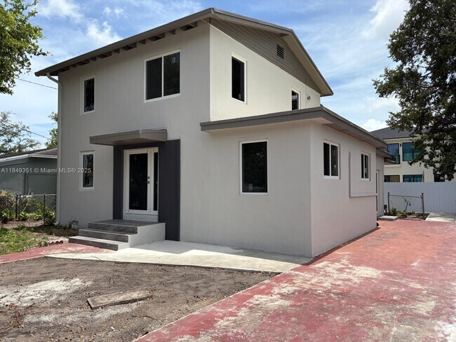 Building Photo - 3368 NW 51st Terrace Unit #1 Rental