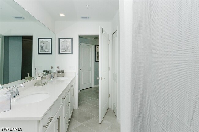 15375 Grn Acrs Ave Unit 2211