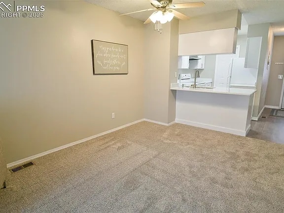 Dining Area - 3342 Queen Anne Way