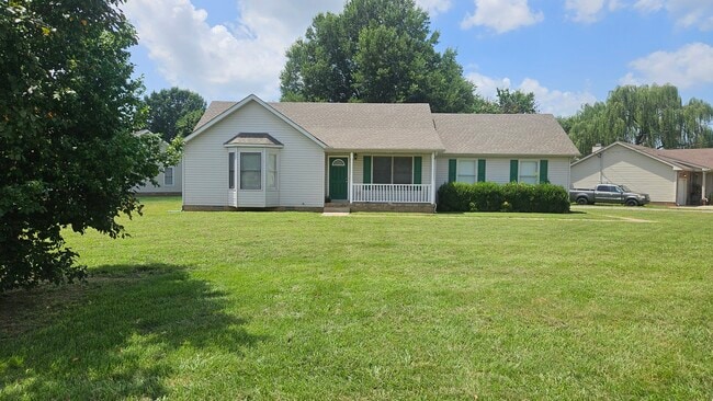 Building Photo - 620 Flower Dr