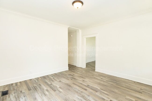 Photo - 3207 Curtis St