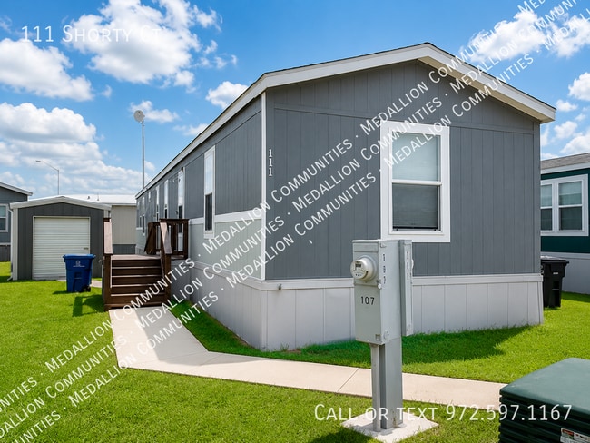 Building Photo - 111 Shorty Ct