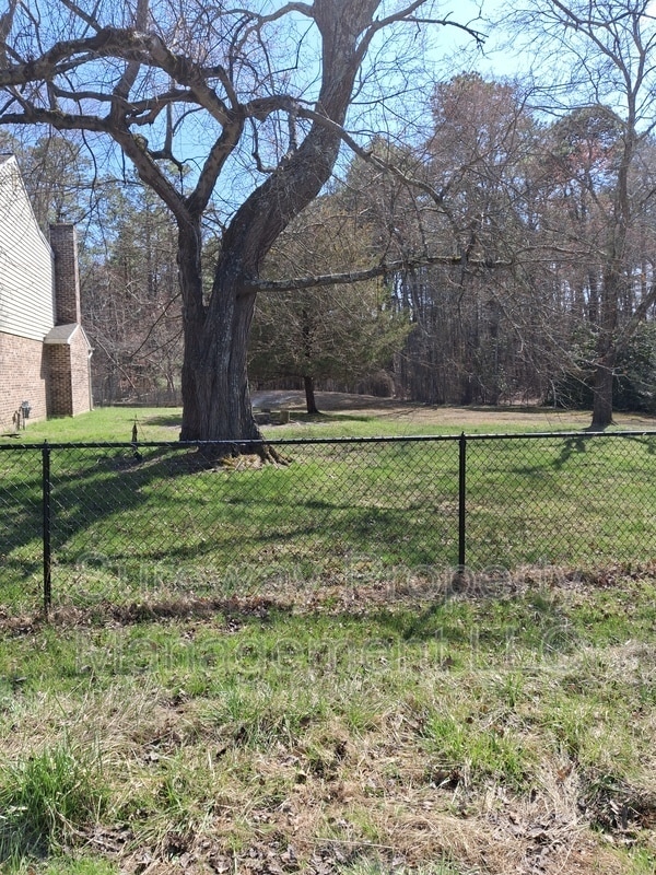 Photo - 524 Larch Ave