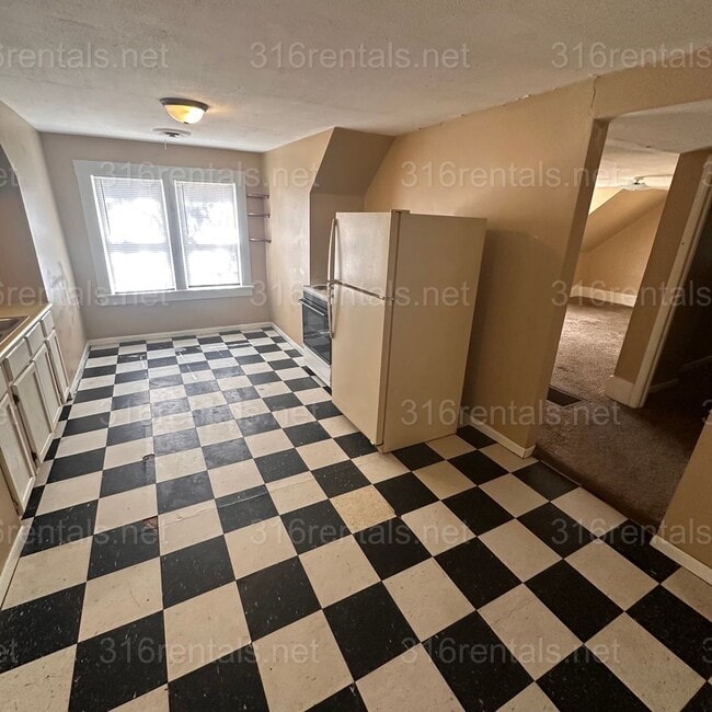Photo - COMING SOON (not available for showings yet) Unit C