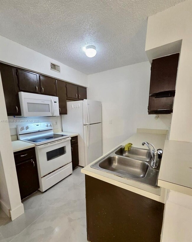Photo - 2820 N Oakland Forest Dr Unit 110