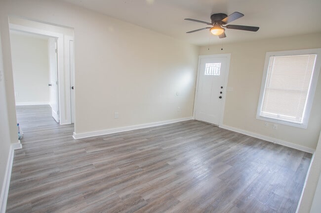 Photo - 139 Wichita Ct Casa