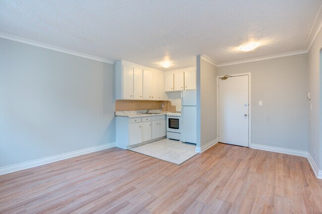 Photo - 8 Hector Ave