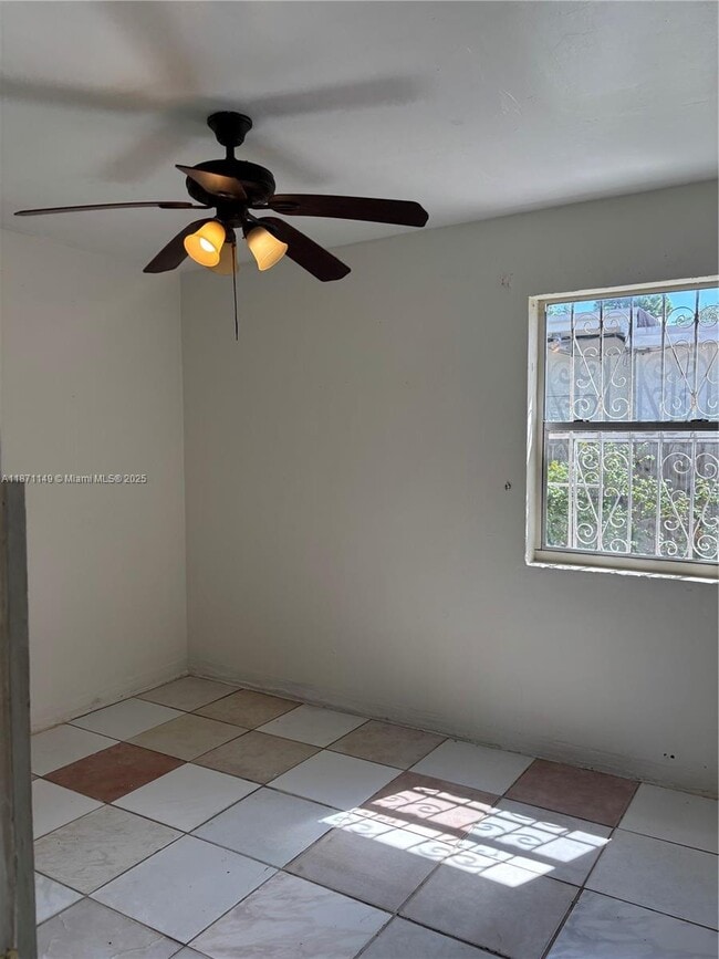 Building Photo - 1685 NW 133rd St Rental