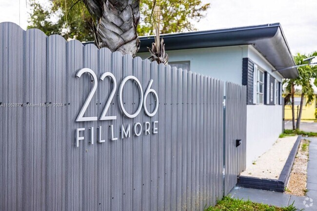 Building Photo - 2206 Fillmore St Rental