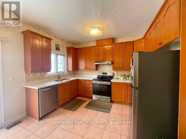 Photo - 42 Crystalview Crescent