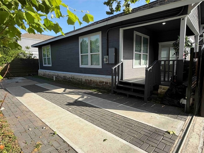 Photo - 2404 Burkett St.