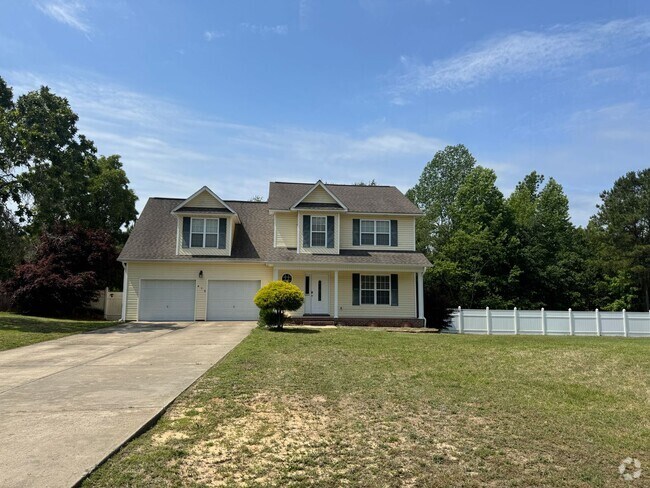 Building Photo - Spacious 3-Bedroom Home with Bonus Room in...