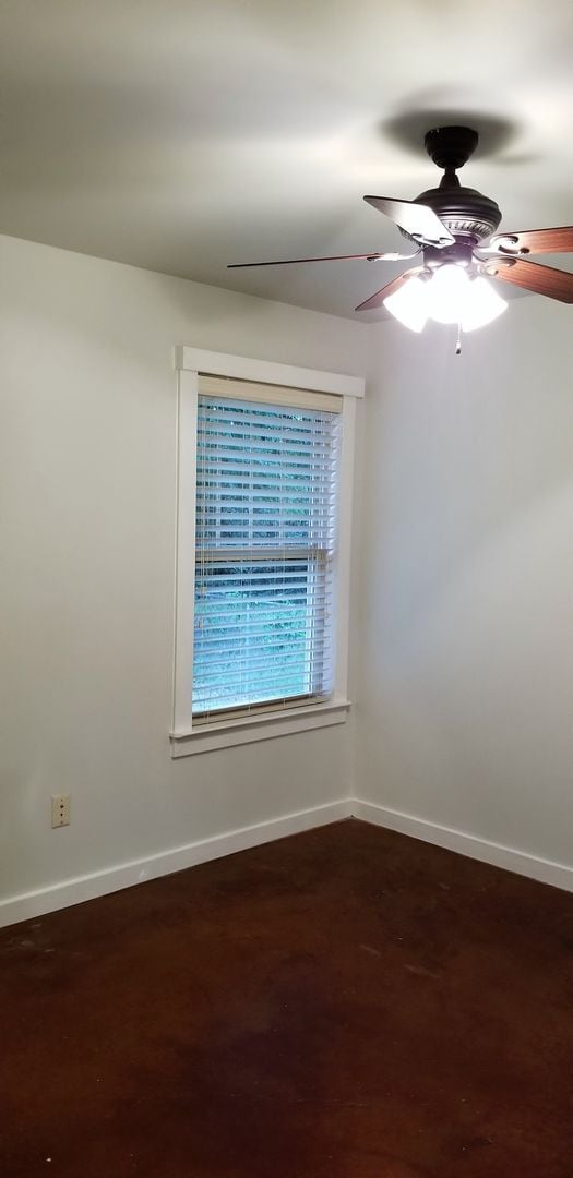 Photo - 110 SE 2nd St
