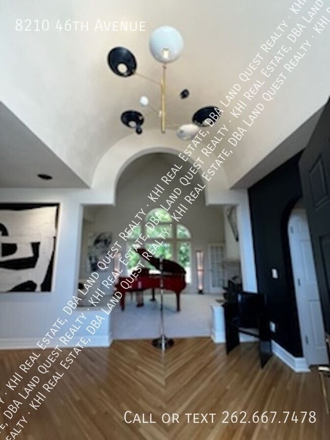 Photo - 8210 46th Ave