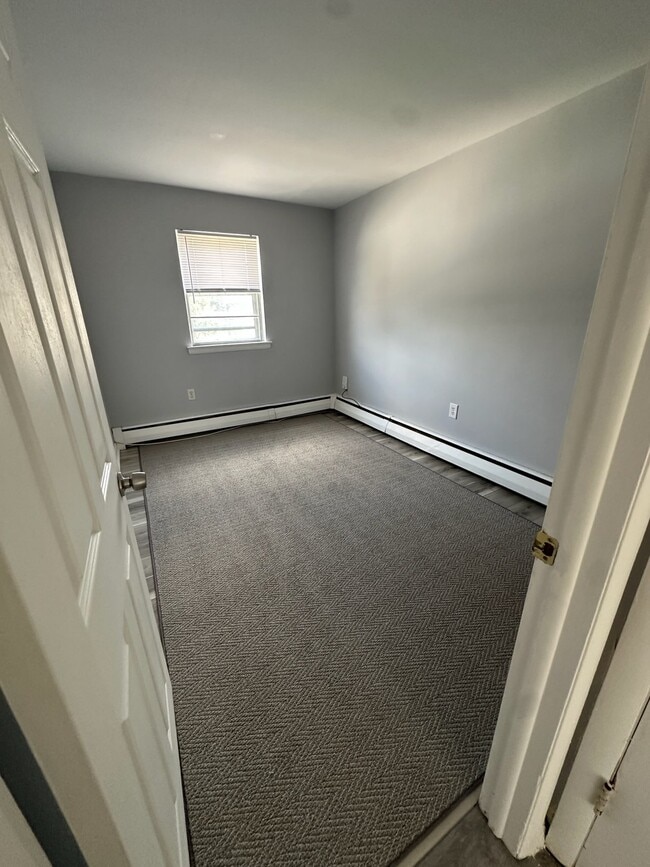 Building Photo - 3720 Berry Ave Unit Apartment