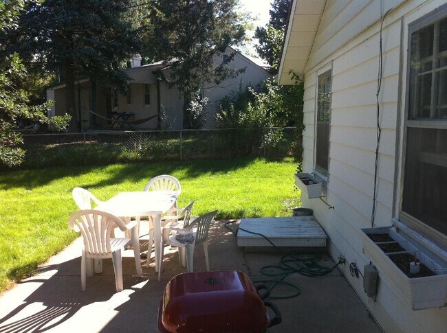 Photo - Adorable 2BD/1BA House! Nice Yard! Great L...