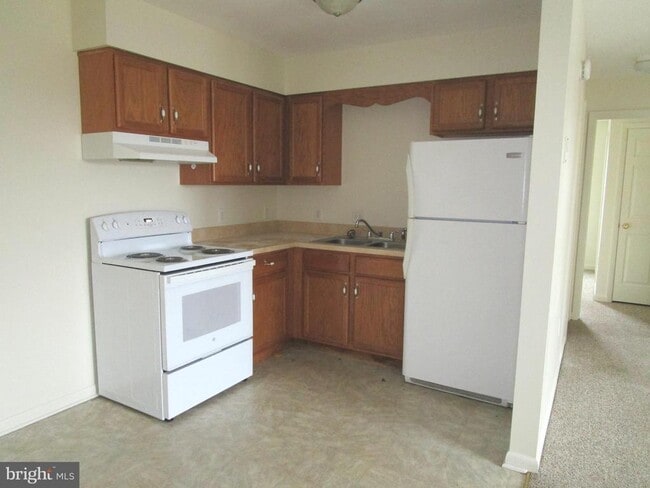 Photo - 136 N Place Ln