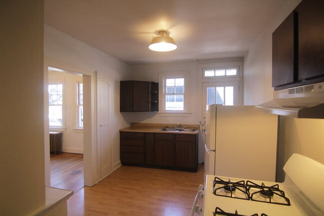 Photo - 8001 Saint Lawrence Ave