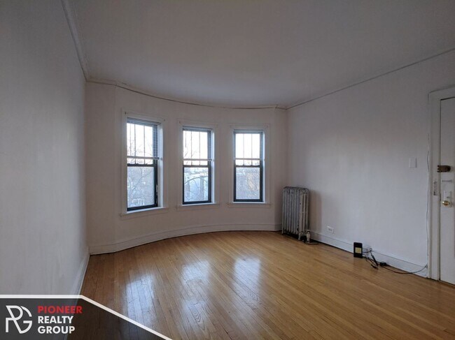 Photo - 4606 N Winchester Ave Unit 1A