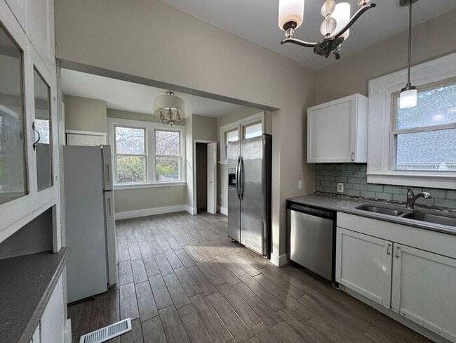 Photo - 2 Bedroom Must See!