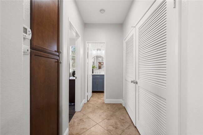 Photo - 35816 Hazelhurst St Unit 1