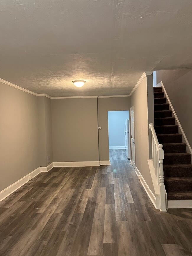 Photo - 229 E 13th St