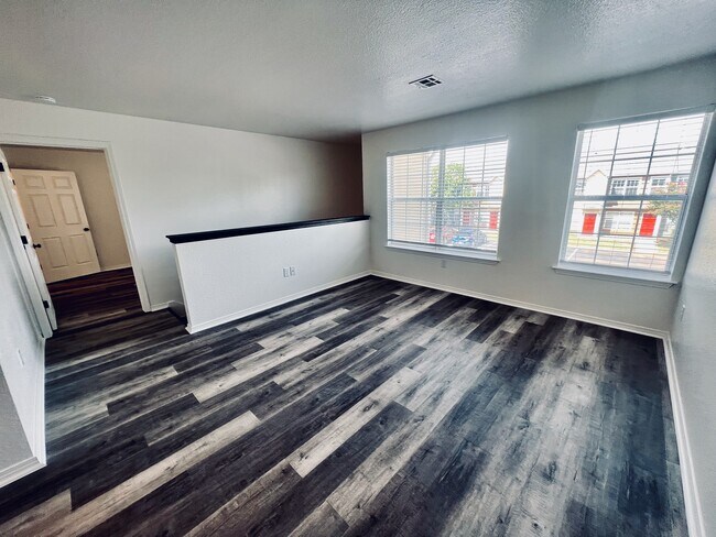 Photo - Alameda Pointe