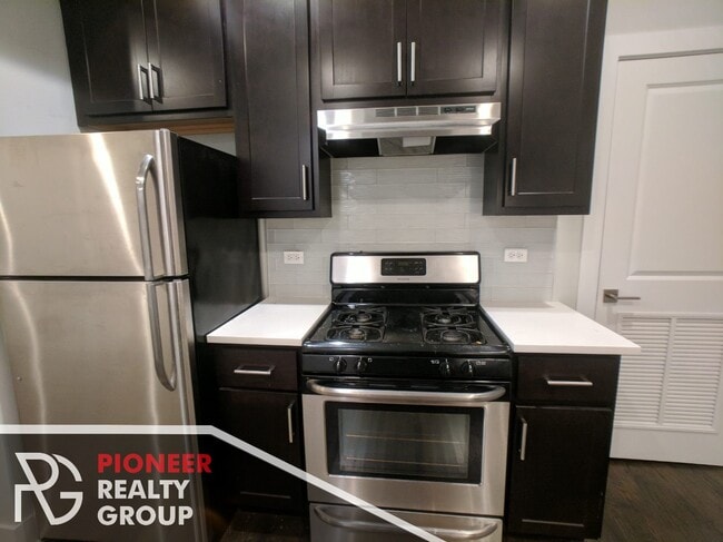 Photo - 1946 W Nelson St Unit 2