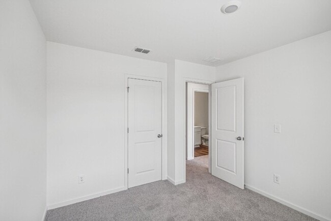 Photo - Fantastic 3bd/2.5ba home! Let yourself in!