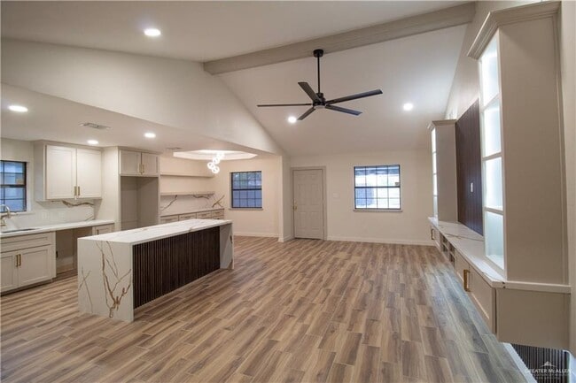 1615 Gloria Ann Dr