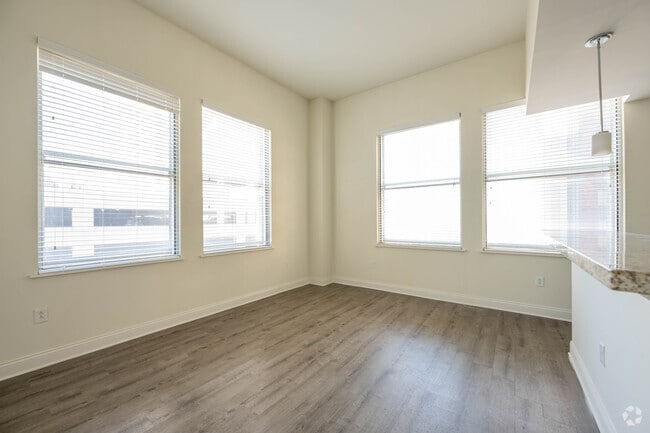 2BR, 1BA - 1,019SF - Living Room