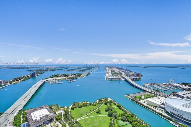 Building Photo - 1100 Biscayne Blvd Unit 6303 Rental