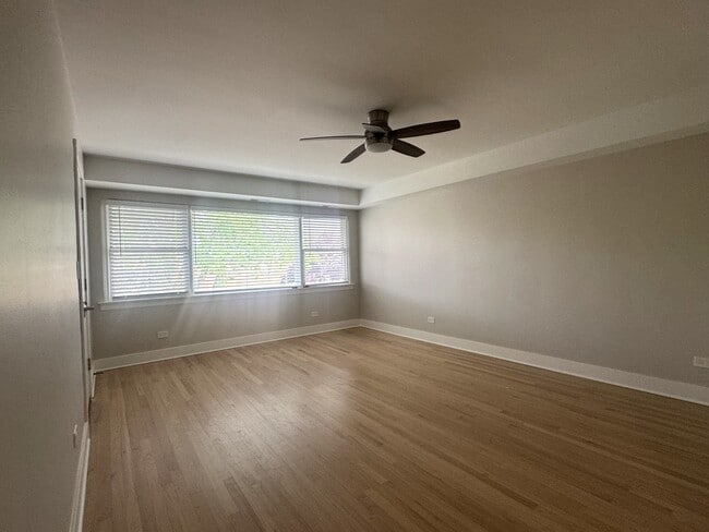Photo - 1215 Balmoral Ave