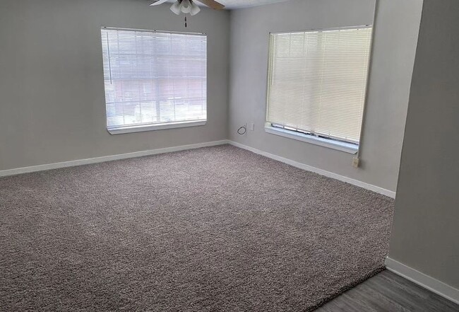 Photo - 106 Waverly Dr