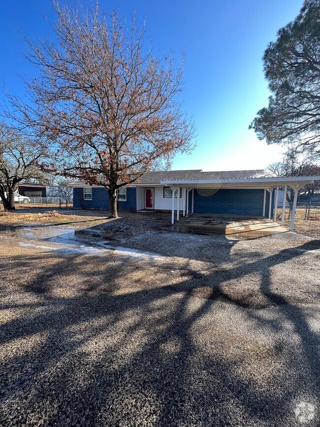 Building Photo - GREAT HOME IN CLYDE