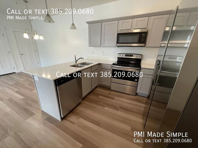 Building Photo - 1834 W Newcastle Ln Unit E203