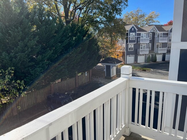 Porch View towards Mailbox - 1616 Walnut View Dr Unit Walnut Hill