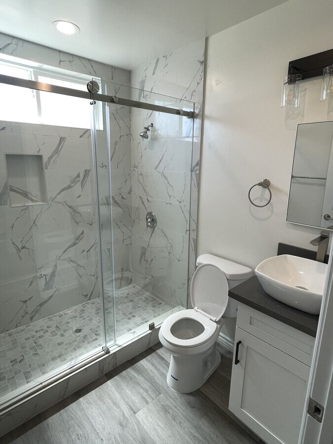 Photo - Wah Y Shum - R2804 Unit B