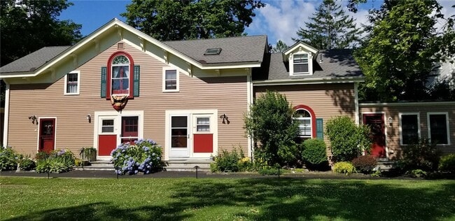 Photo - 97 Narragansett Ave