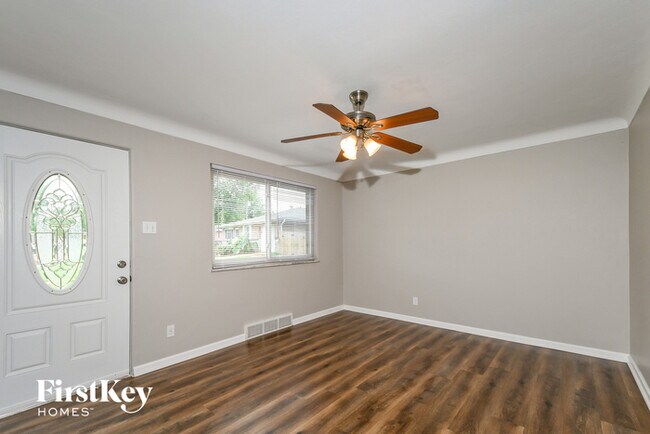 Photo - 10023 Luna Ave