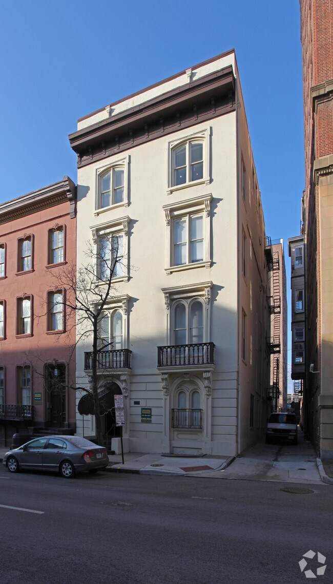 Primary Photo - The Lyn at 610 Cathedral Street