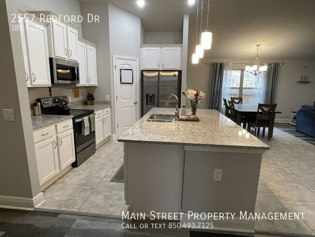 Photo - 2557 Redford Dr